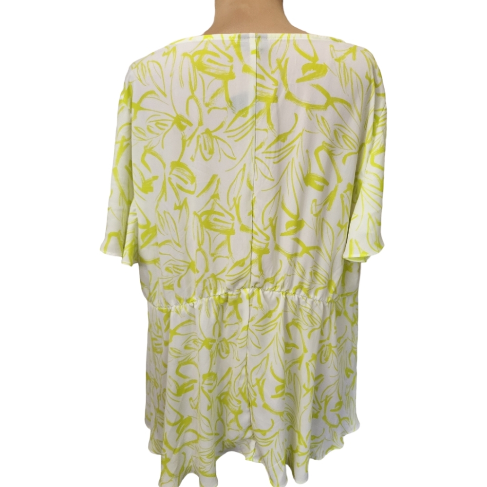 TORRID Georgette Twist Surplice Flutter Sleeve Blouse - Size 2X - Picture 6 of 10